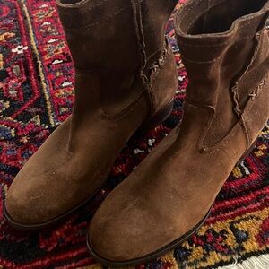 Frye Cara short suede pull up boots.